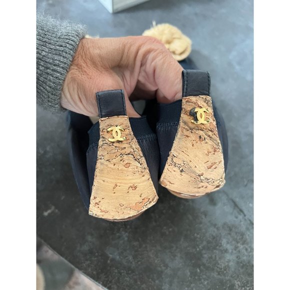 CHANEL Black and Tan Espadrilles with Floral Accent - Picture 3 of 5